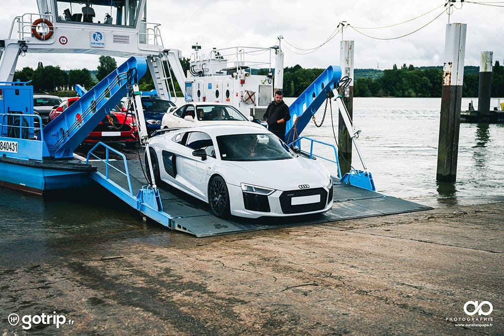 roadtrip balade gotrip etretat eure seine maritime sportive rallye touristique normandie seine bac jumièges bocage plage mer supercars gt cabriolet convoi groupe événement rasso été à faire voiture sportive